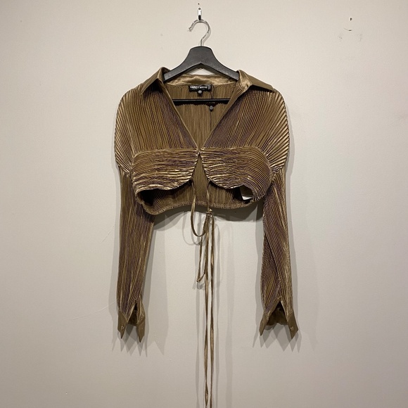 Missguided Carli Bybel X Champagne Plisse Wrap Around Cropped Shirt - Picture 3 of 5
